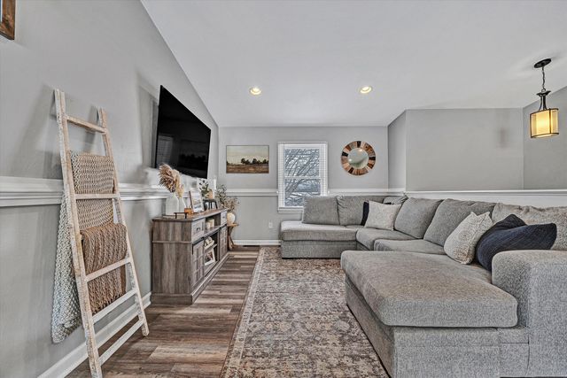 30 Vela CIR, Roanoke, VA 24019