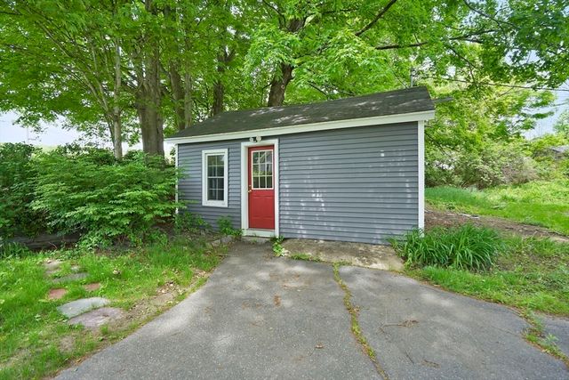 69 Margaret St, Monson, MA 01057