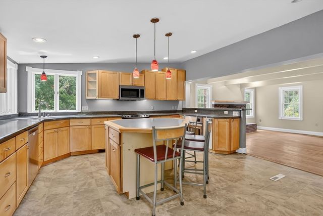 69 Margaret St, Monson, MA 01057