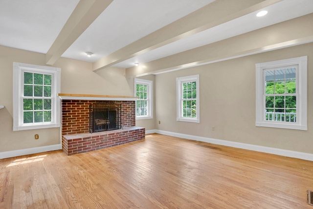 69 Margaret St, Monson, MA 01057