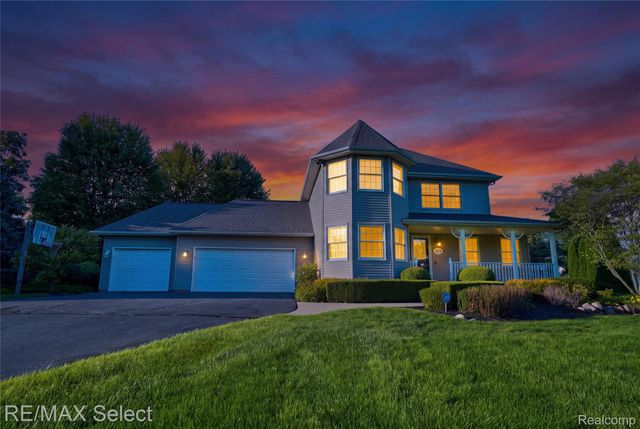 4224 W Four Lakes Avenue, Fenton Charter Township, MI 48451