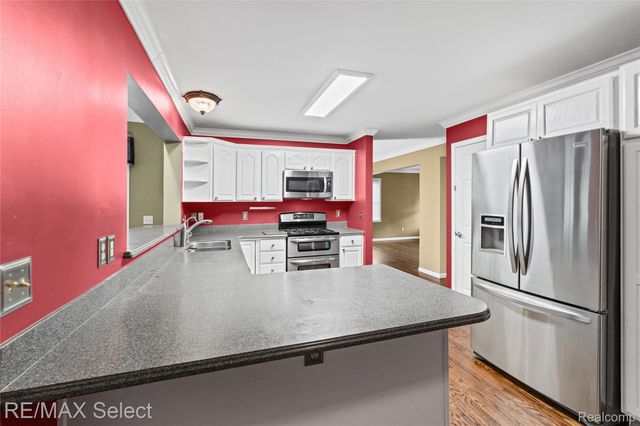 4224 W Four Lakes Avenue, Fenton Charter Township, MI 48451