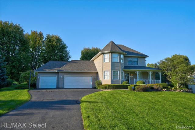 4224 W Four Lakes Avenue, Fenton Charter Township, MI 48451