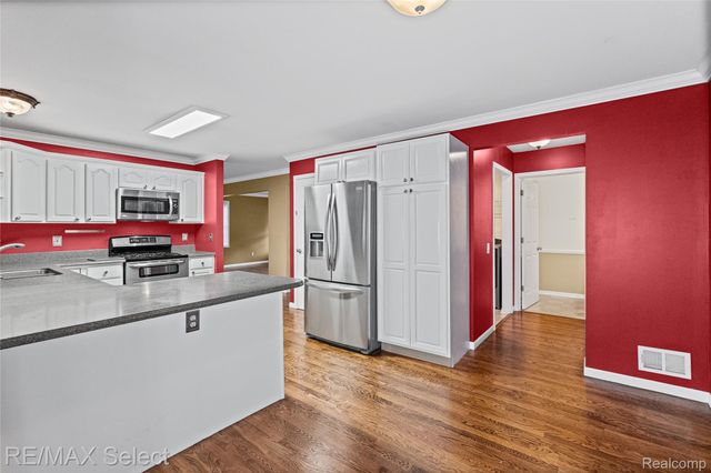 4224 W Four Lakes Avenue, Fenton Charter Township, MI 48451