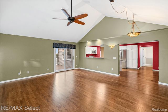 4224 W Four Lakes Avenue, Fenton Charter Township, MI 48451