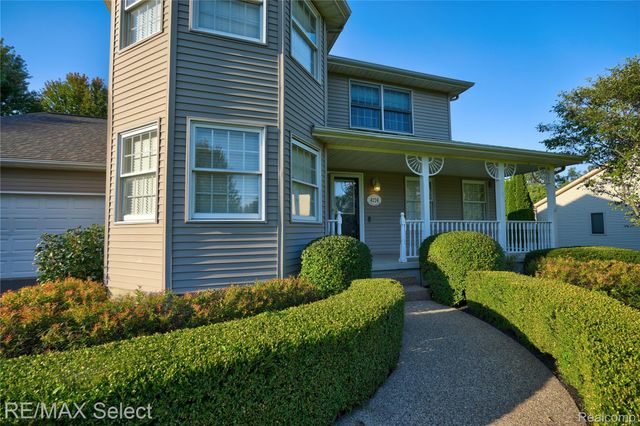 4224 W Four Lakes Avenue, Fenton Charter Township, MI 48451