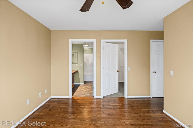 4224 W Four Lakes Avenue, Fenton Charter Township, MI 48451