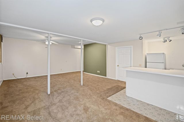4224 W Four Lakes Avenue, Fenton Charter Township, MI 48451