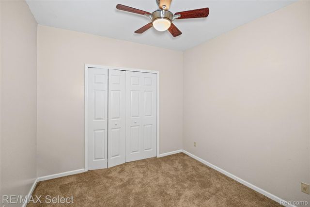 4224 W Four Lakes Avenue, Fenton Charter Township, MI 48451