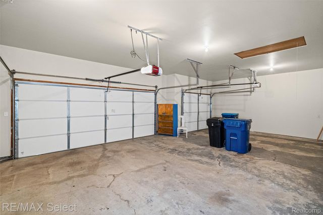 4224 W Four Lakes Avenue, Fenton Charter Township, MI 48451