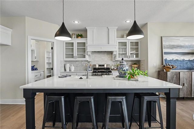 23819 W 59th Terrace, Shawnee, KS 66226