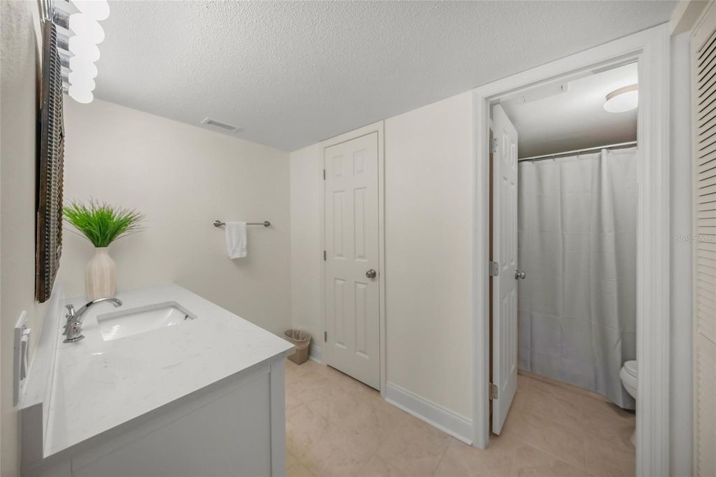 Image 11 of property listing at 7100 GULF DRIVE 104, Holmes Beach, FL 34217