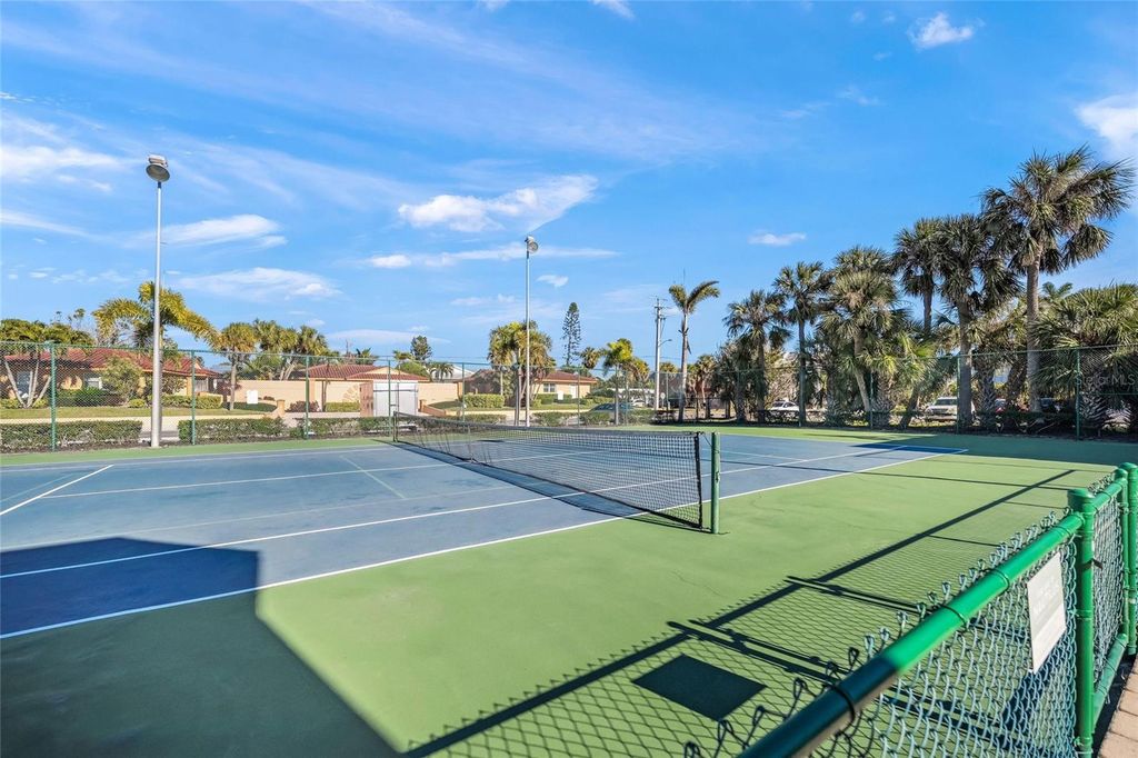 Image 17 of property listing at 7100 GULF DRIVE 104, Holmes Beach, FL 34217