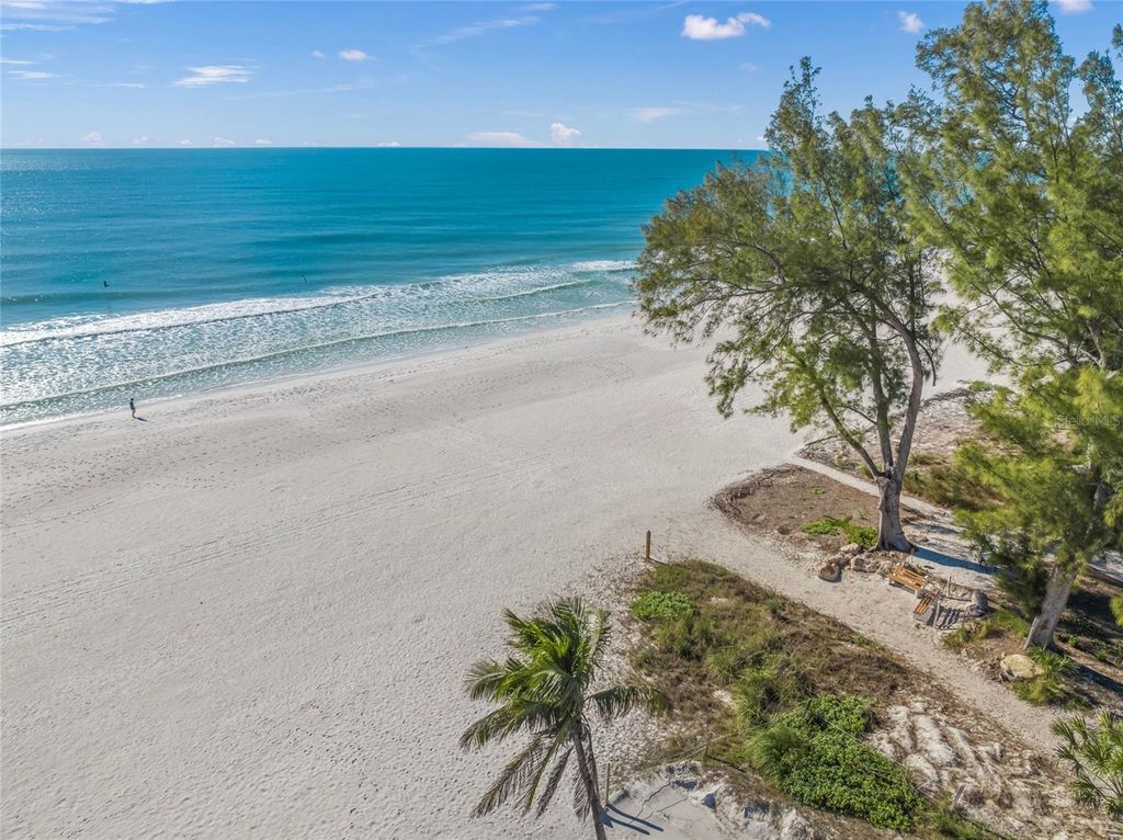 Image 23 of property listing at 7100 GULF DRIVE 104, Holmes Beach, FL 34217