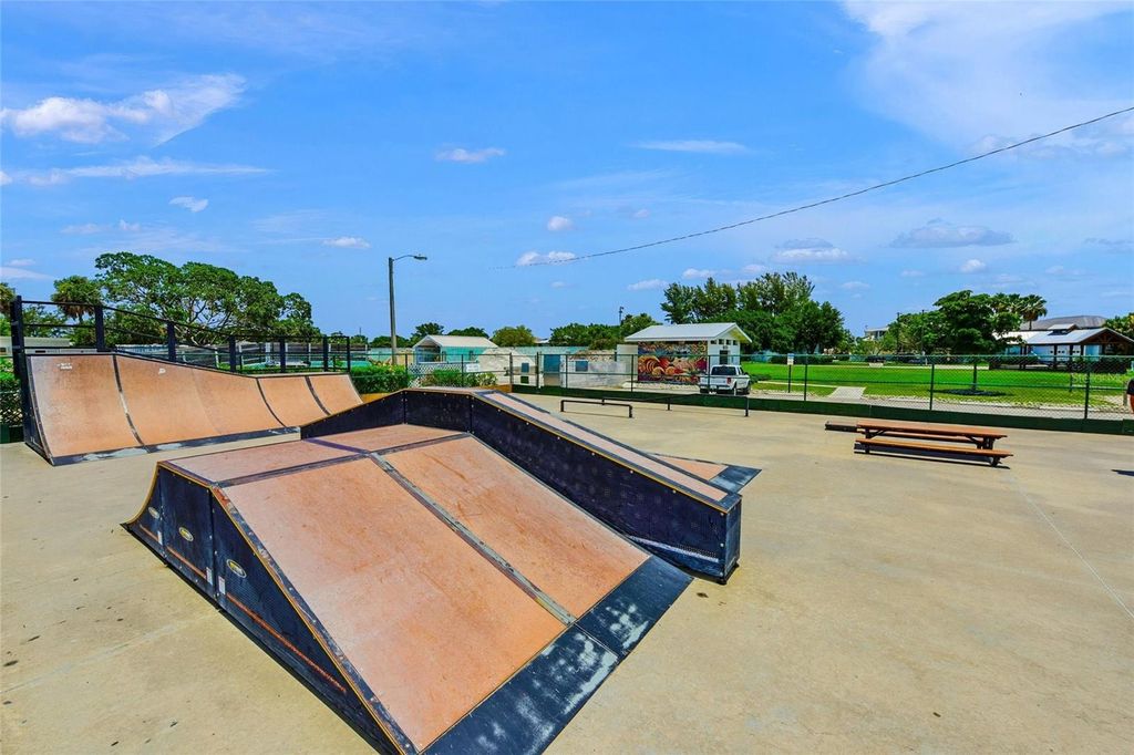 Image 41 of property listing at 7100 GULF DRIVE 104, Holmes Beach, FL 34217