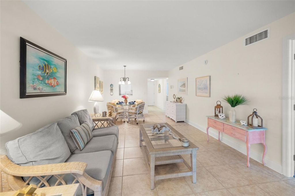 Image 9 of property listing at 7100 GULF DRIVE 104, Holmes Beach, FL 34217