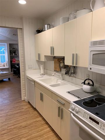 3510 54TH DRIVE W 101, Bradenton, FL 34210