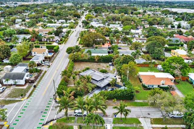 6311 Lake Avenue, West Palm Beach, FL 33405