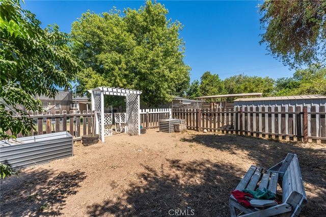 2675 Lawrence Avenue, San Bernardino, CA 92404