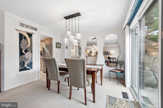 56 WOODSTREAM DR, Chesterbrook, PA 19087