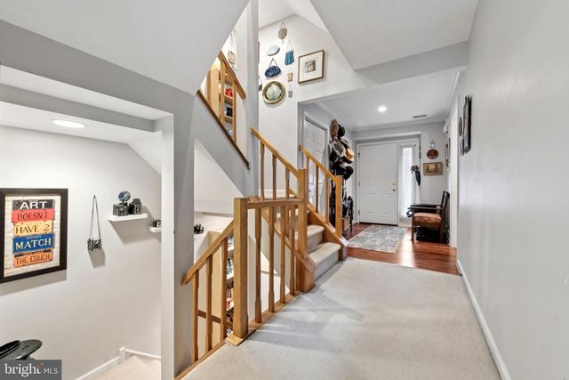 56 WOODSTREAM DR, Chesterbrook, PA 19087