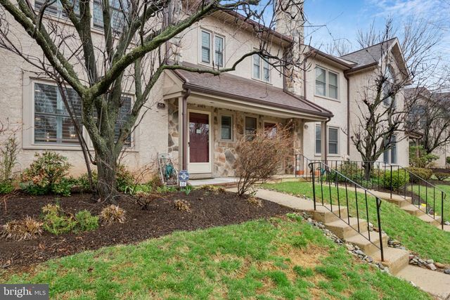 56 WOODSTREAM DR, Chesterbrook, PA 19087