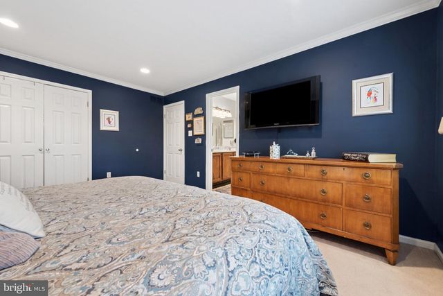 56 WOODSTREAM DR, Chesterbrook, PA 19087