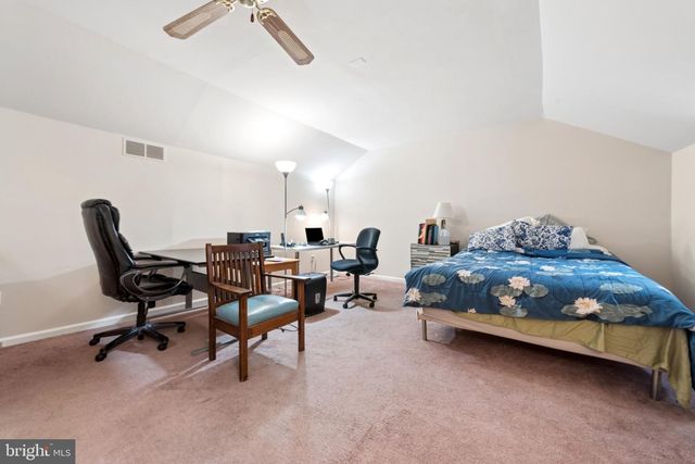 56 WOODSTREAM DR, Chesterbrook, PA 19087