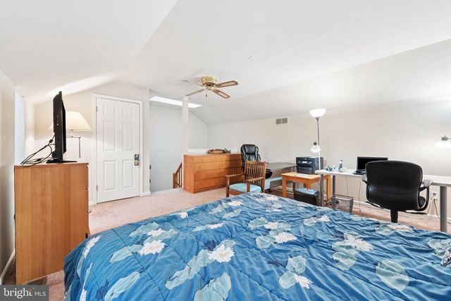 56 WOODSTREAM DR, Chesterbrook, PA 19087