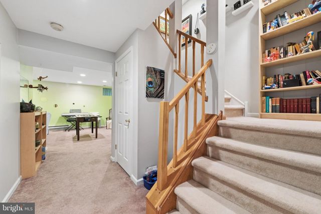 56 WOODSTREAM DR, Chesterbrook, PA 19087