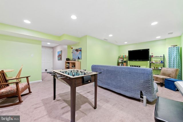 56 WOODSTREAM DR, Chesterbrook, PA 19087