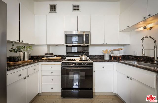 4411 Los Feliz Boulevard 502, Los Angeles, CA 90027