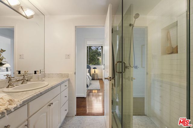 4411 Los Feliz Boulevard 502, Los Angeles, CA 90027