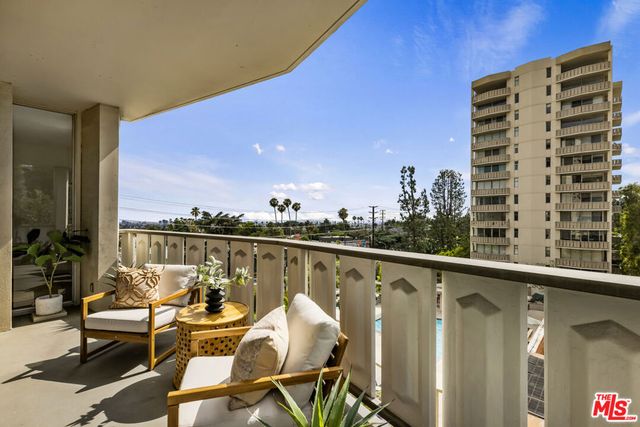 4411 Los Feliz Boulevard 502, Los Angeles, CA 90027
