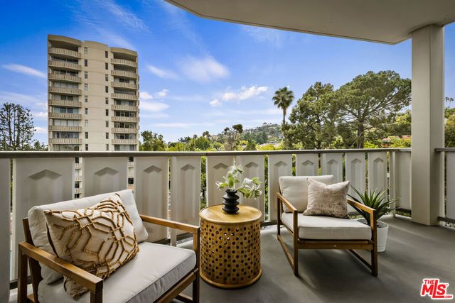 4411 Los Feliz Boulevard 502, Los Angeles, CA 90027