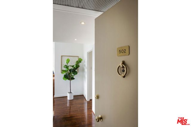 4411 Los Feliz Boulevard 502, Los Angeles, CA 90027