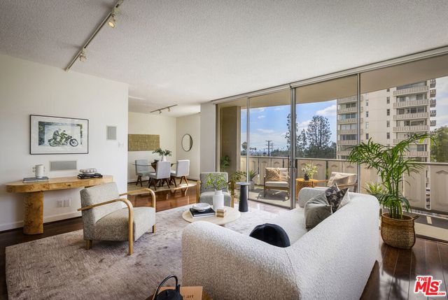 4411 Los Feliz Boulevard 502, Los Angeles, CA 90027
