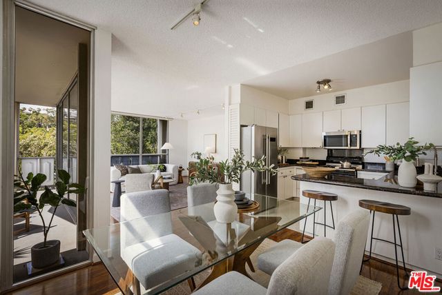 4411 Los Feliz Boulevard 502, Los Angeles, CA 90027