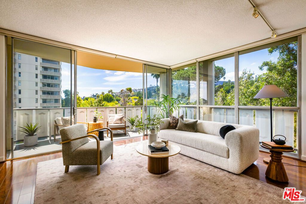 4411 Los Feliz Boulevard 502, Los Angeles, CA 90027