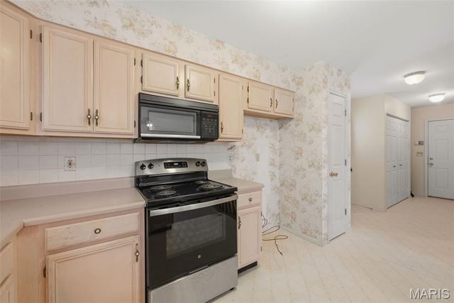 2082 Hackmann Estates Drive, St Charles, MO 63303