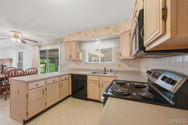 2082 Hackmann Estates Drive, St Charles, MO 63303