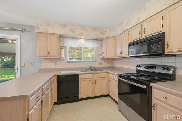 2082 Hackmann Estates Drive, St Charles, MO 63303