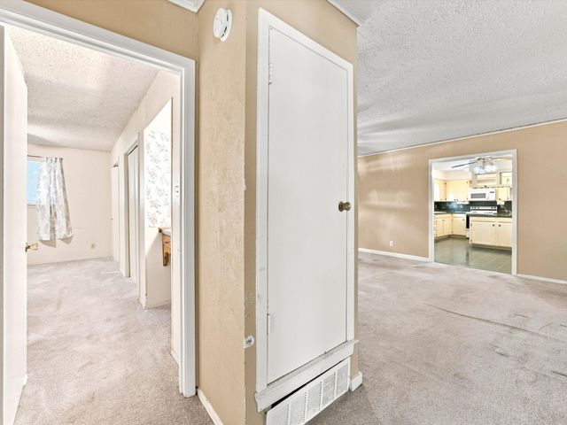613 Cooper Street, Ennis, TX 75119