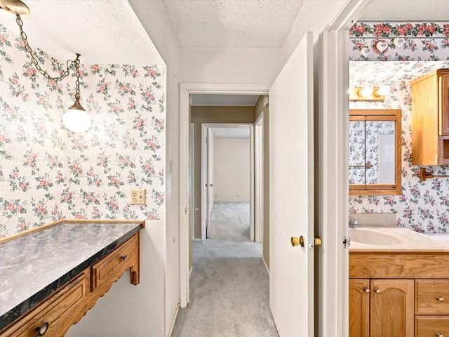 613 Cooper Street, Ennis, TX 75119