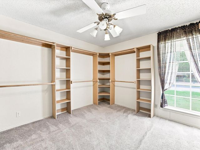 613 Cooper Street, Ennis, TX 75119