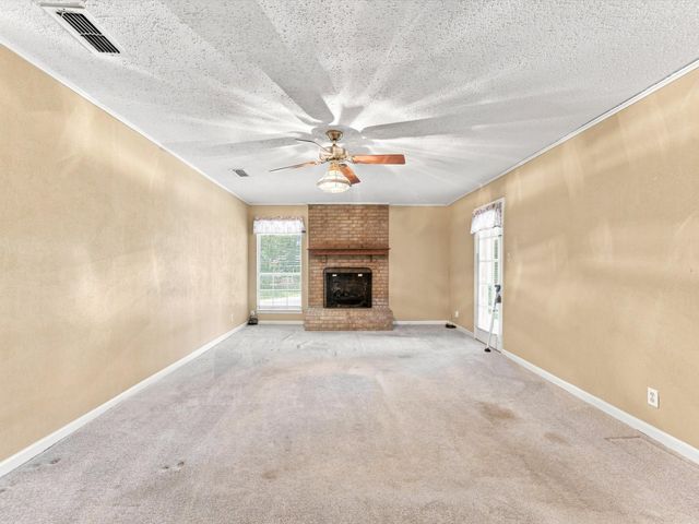 613 Cooper Street, Ennis, TX 75119