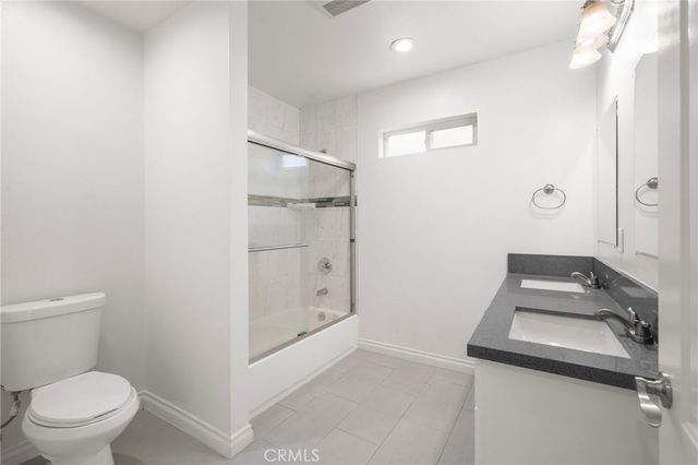 211 S Hoover Street, Los Angeles, CA 90004