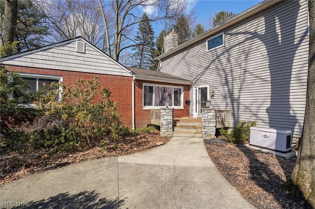 2822 Lakeland Pky, Silver Lake, OH 44224