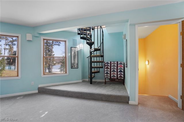 2822 Lakeland Pky, Silver Lake, OH 44224