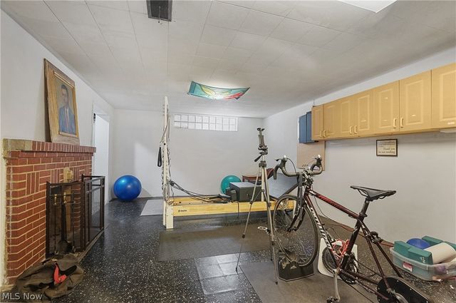 2822 Lakeland Pky, Silver Lake, OH 44224